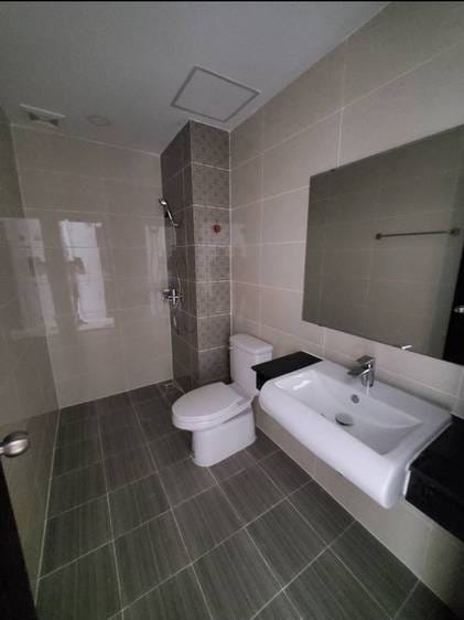 5 Bedrooms Shophouse Na prodej