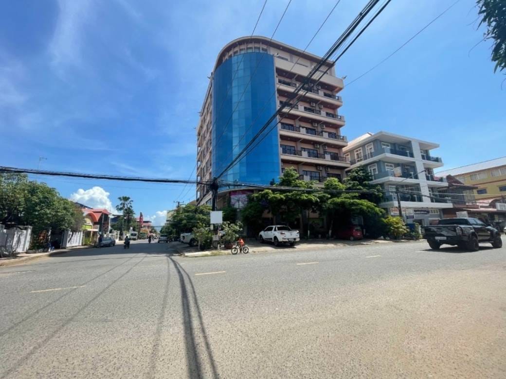1,080 sqm Living Size Shophouse Na prodej in Kampot
