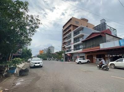 310 sqm Land Size Shophouse Na prodej