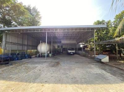 691 sqm Living Size Shophouse For Sale in Banan