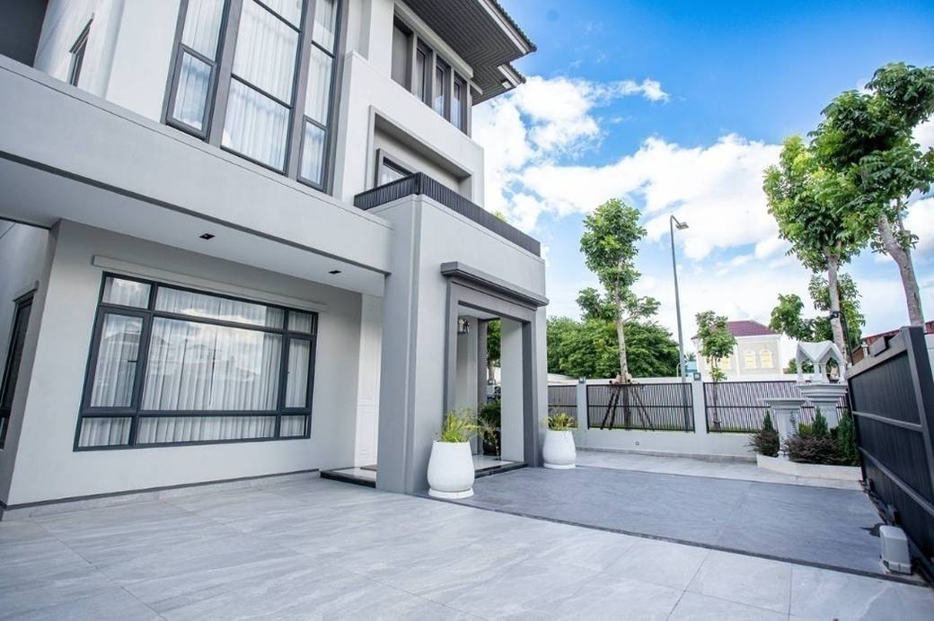 Villa For Sale & Rent avec 3 place de parking
