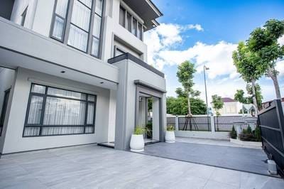 Villa For Sale & Rent avec 3 place de parking