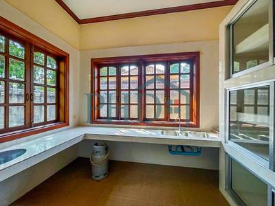 Villa For Rent with 3 Parking Space