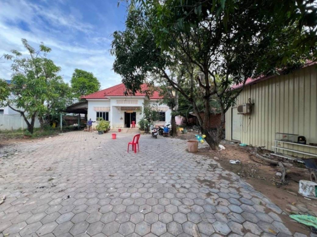 820 sqm Land Size House and lot For Sale