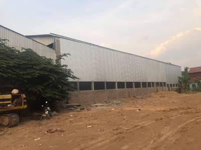 Entrepôt À vendre de 400 m² habitables à Mukh Kampul