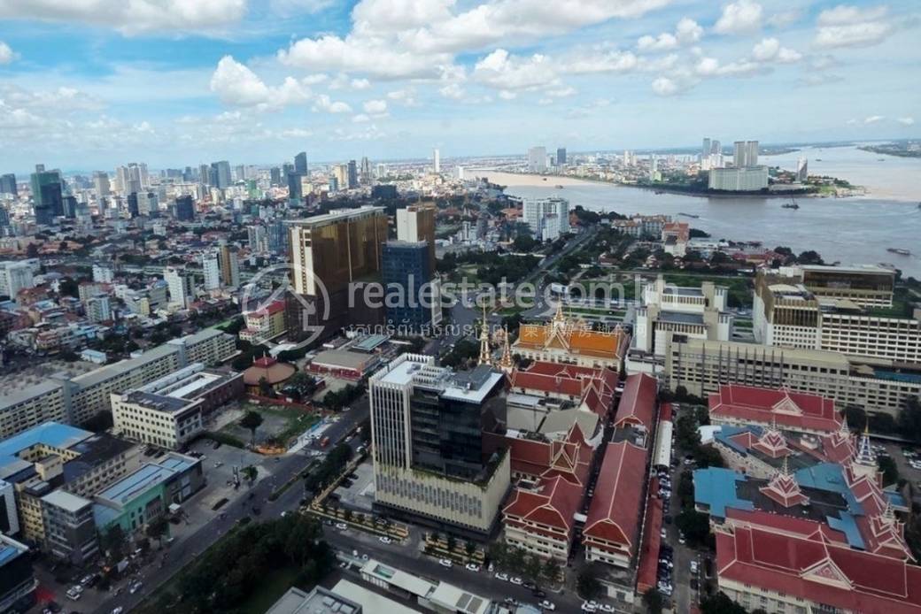 126.57 sqm Living Size Penthouse Na prodej in Chamkarmon