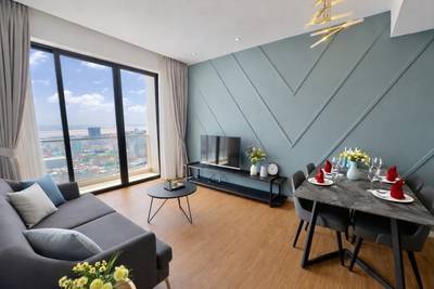 The Skyline Tower A | Zařízeno Condo For Sale & Rent