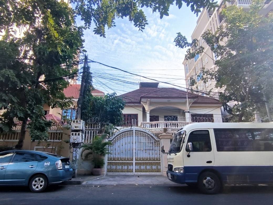 $6,500 Villa