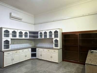 5 Bedrooms Villa For Rent for $6,500