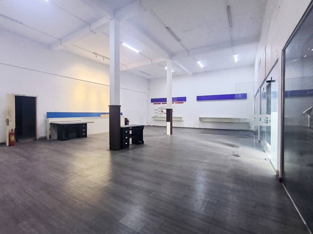 Bâtiment À louer de 1,200 m² habitables à Boeng Keng Kang