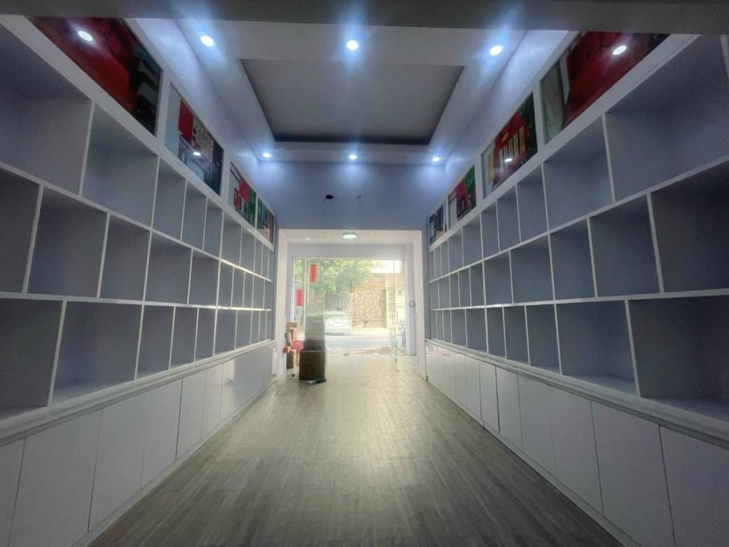 72 sqm Land Size Shophouse For Rent