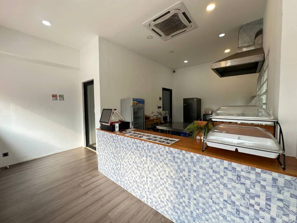 $700 CommercialShophouse