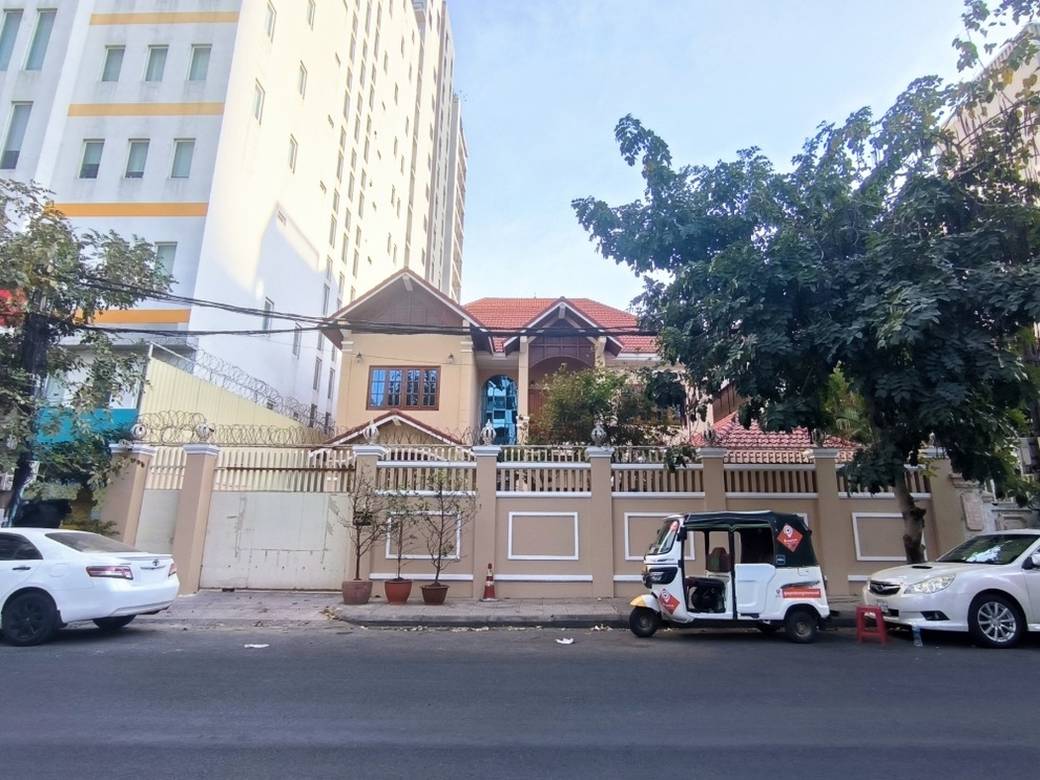 $6,000 Villa