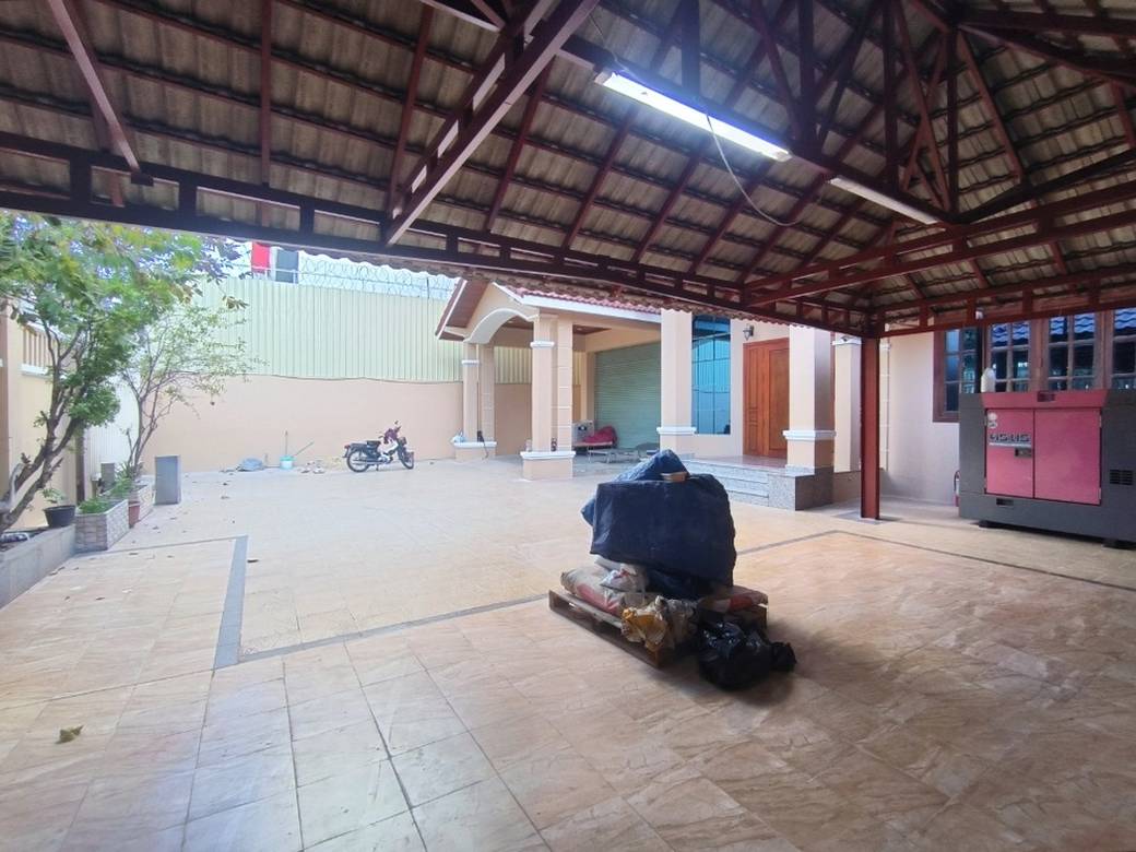 504 sqm Land Size Villa For Rent