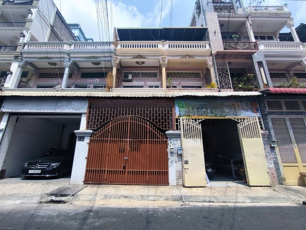 84 sqm Land Size Shophouse For Rent