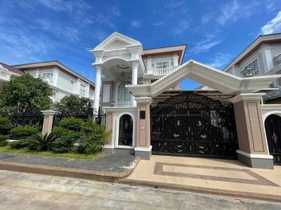 Borey Peng Huoth: The Star Platinum Eco Melody | 6 Bedrooms Apartmán K pronájmu