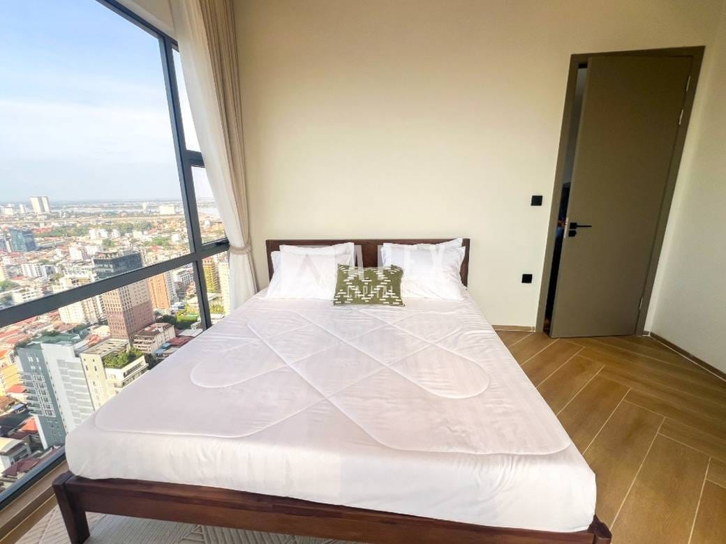 $2,000 Condo