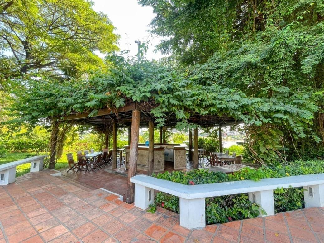 132 sqm Land Size Vila K pronájmu