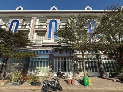 5 Bedrooms Shophouse For Rent