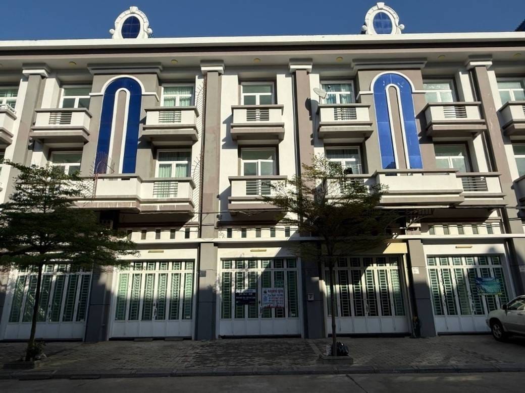 5 Bedrooms Shophouse For Rent