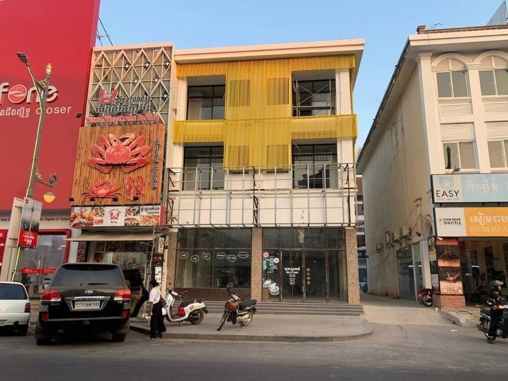 CommercialShophouse K pronájmu with 5 Parking Space