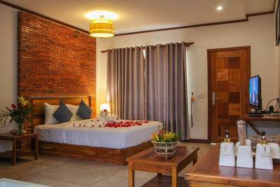 $590,000 Hotel