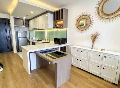 CASA by Meridian | Zařízeno Condo For Sale & Rent