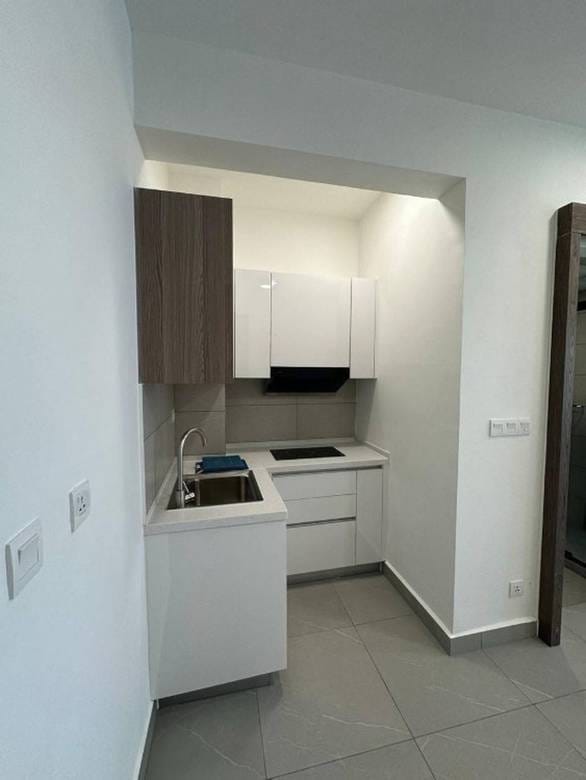 $450 Condo