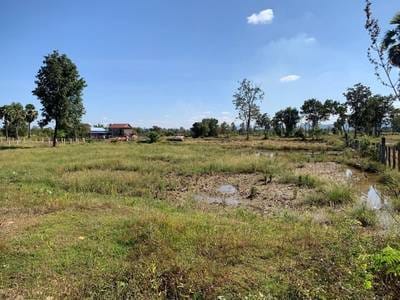 Pozemky Na prodej in Krakor $305,000