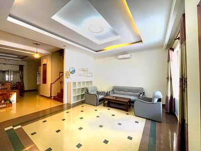 Maison en rangée À vendre de 209 m² habitables à Chbar Ampov