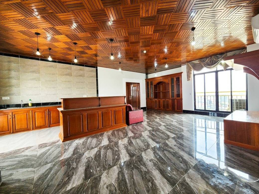 440 sqm Land Size Budova For Sale & Rent