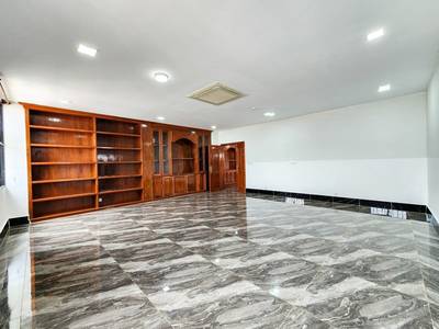 Zařízeno Budova For Sale & Rent