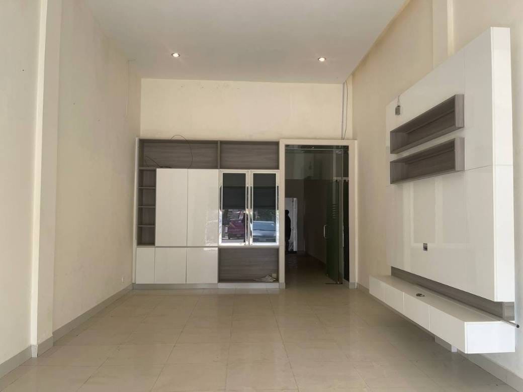 Preaek Lieb Dom z lokalem handlowym For Sale & Rent w Preaek Lieb