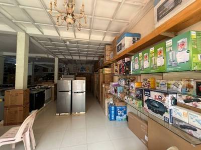Maison-boutique À vendre de 312 m² de terrain