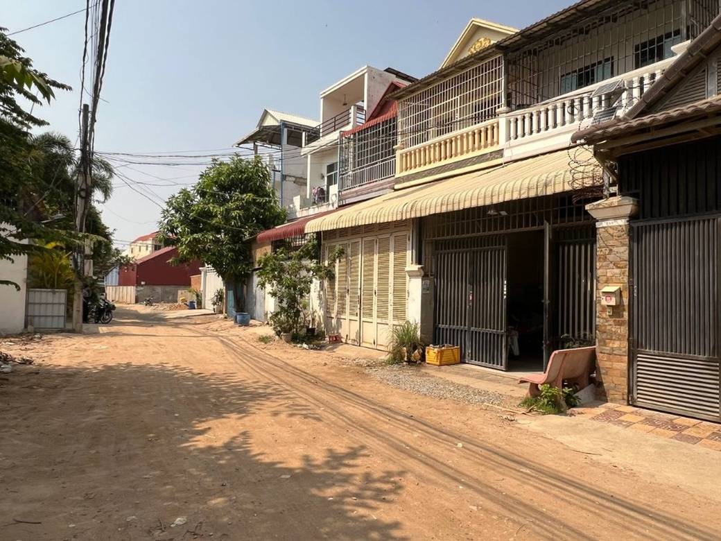 Dom szeregowy Na sprzedaż w Kouk Khleang, Sen Sok, Phnom Penh