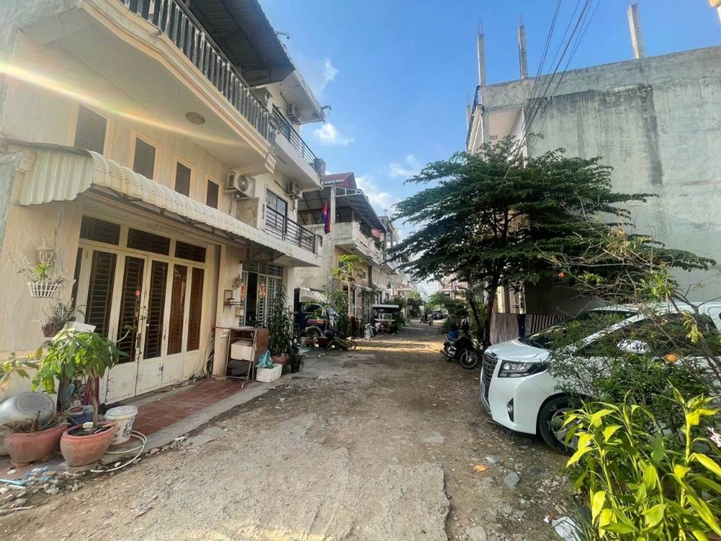 Řadový dům Na prodej in Kouk Khleang, Sen Sok, Phnom Penh