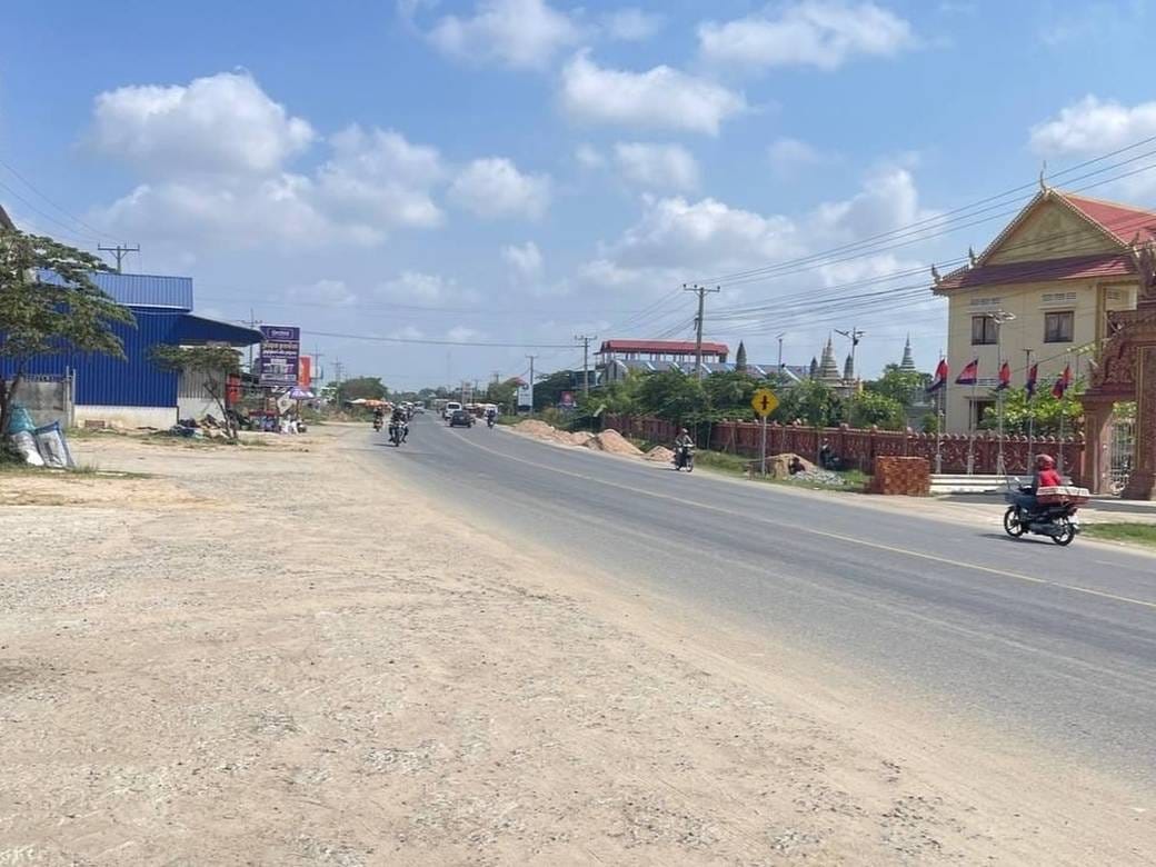 283.8 sqm Living Size House and lot Na prodej in Kandal Stueng