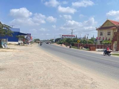 283.8 sqm Living Size House and lot Na prodej in Kandal Stueng