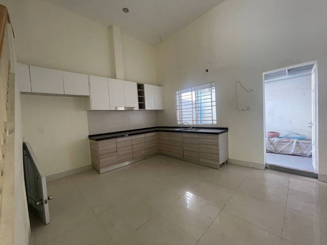 Chroy Changvar Dom z lokalem handlowym For Sale & Rent w Preaek Lieb Chroy Changvar $250,000
