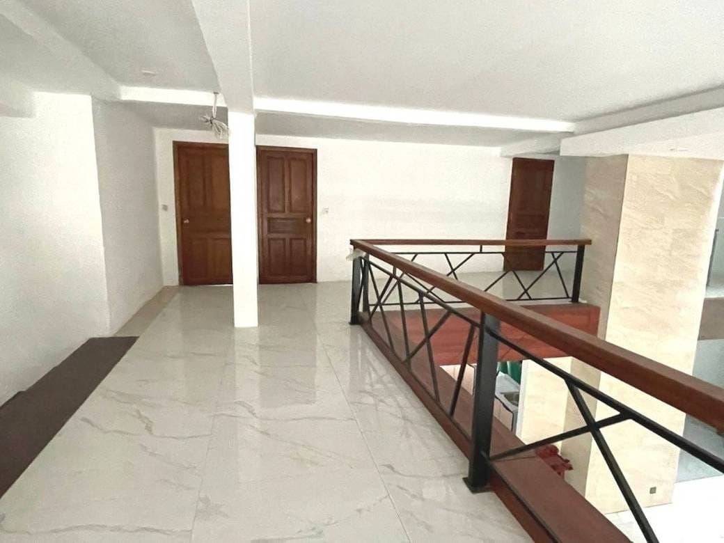7 Bedrooms Flat House For Sale & Rent for $500,000
