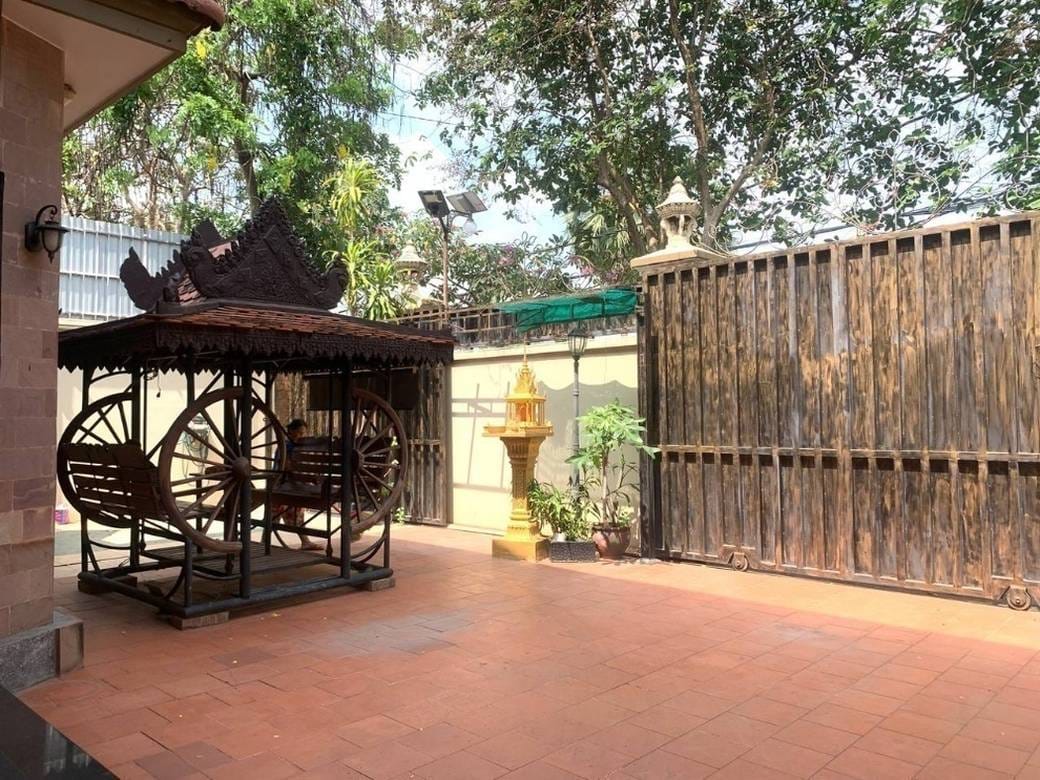 $1,350,000 House