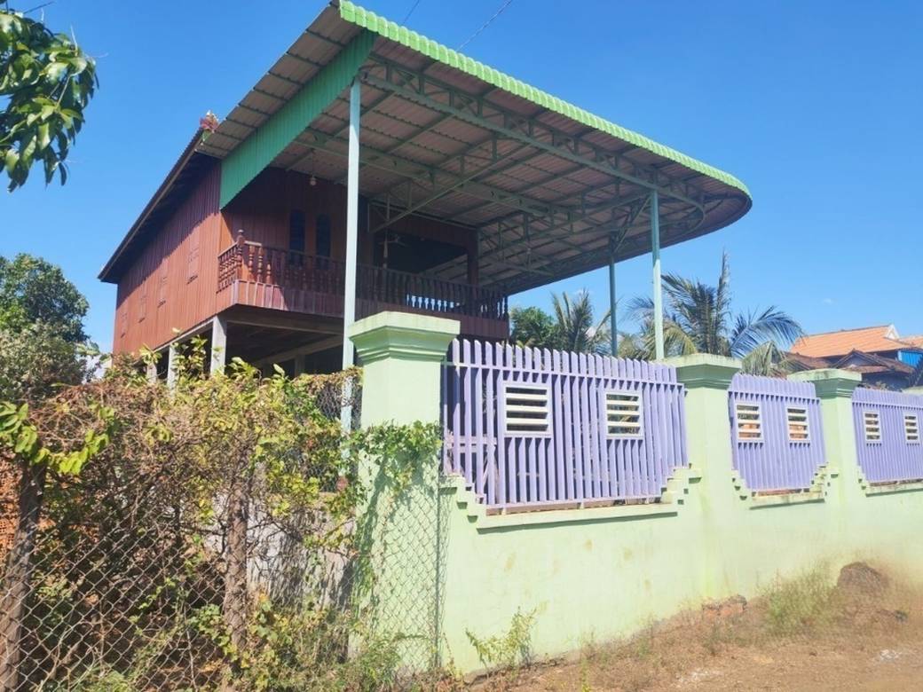 House and lot Na prodej in Svay Phleung, Baray, Kampong Thom