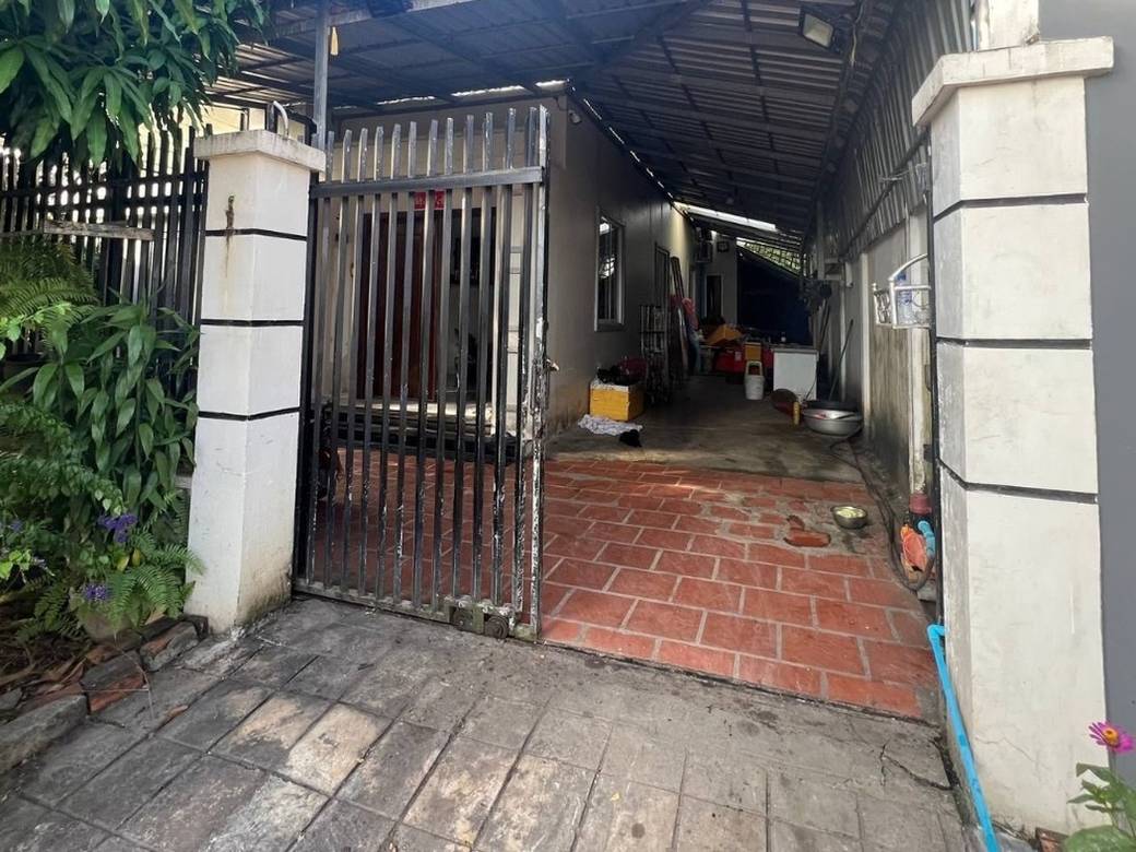 202 sqm Land Size House and lot For Sale