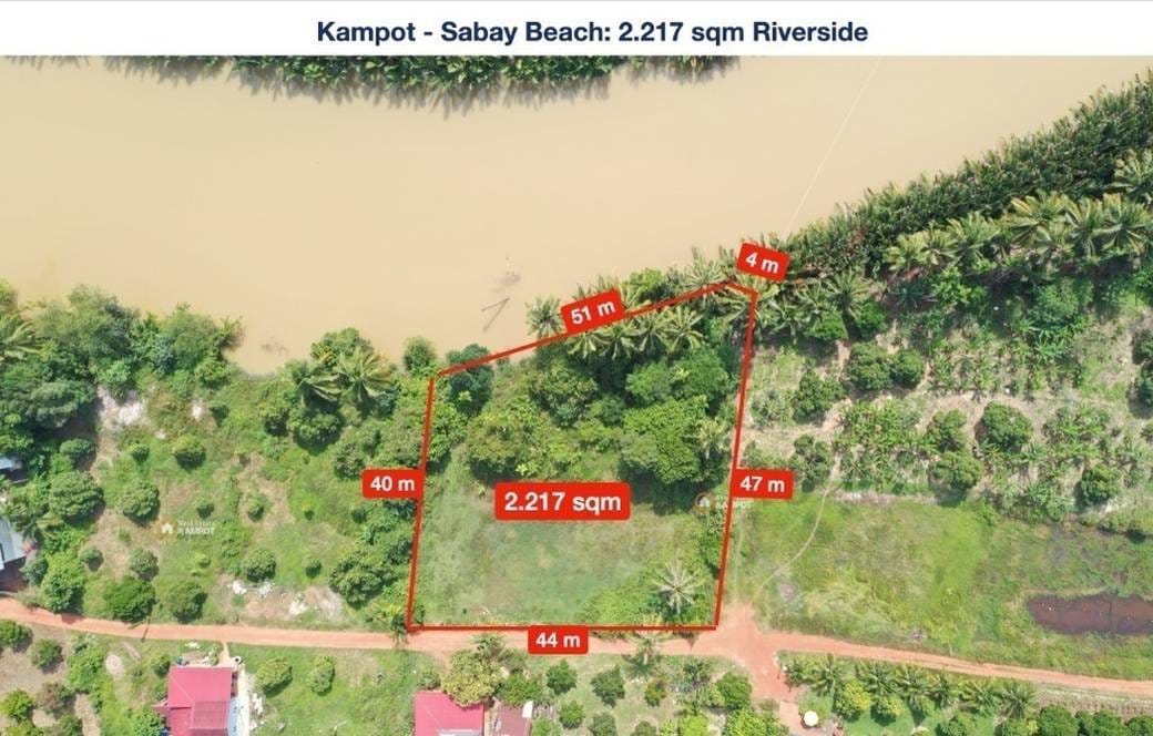 Relief À vendre de 2,217 m² de terrain