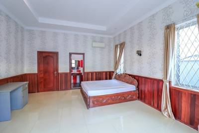 4 Bedrooms Villa For Rent