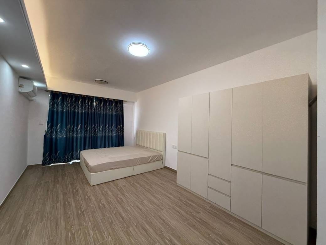 $350 Condo