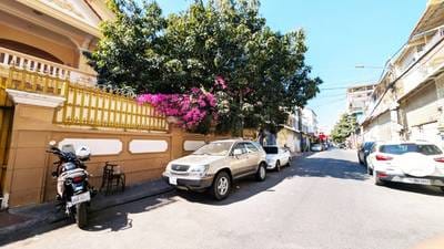 567 sqm Land Size Villa For Rent