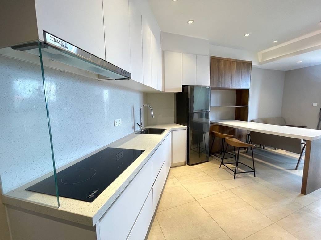 $650 Condo