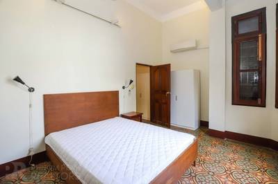 $1,500 Flat House