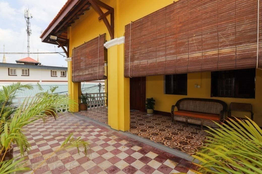 $1,500 Flat House